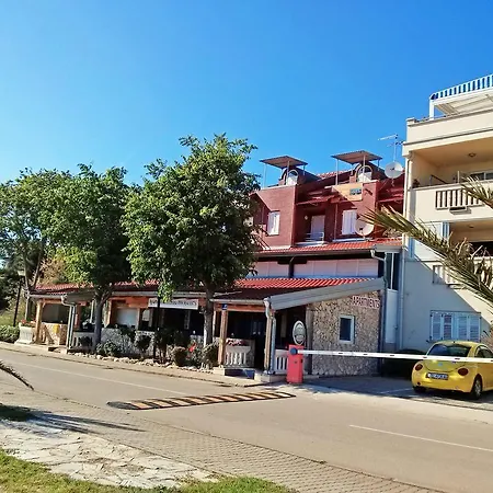 Antonela - Just 10 M From The & Stunning Sea View & Free Private Parking Sveti Filip i Jakov