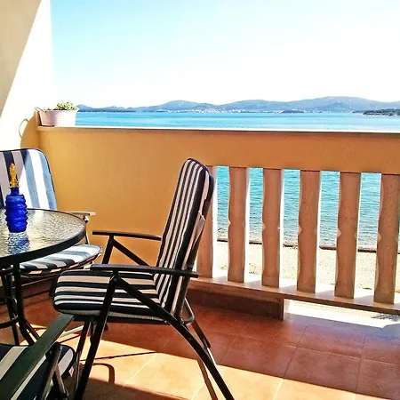 Apartamento Antonela - Just 10 M From The & Stunning Sea View & Free Private Parking