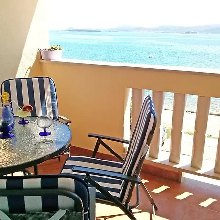 Antonela - Just 10 M From The & Stunning Sea View & Free Private Parking 圣菲利普雅科夫